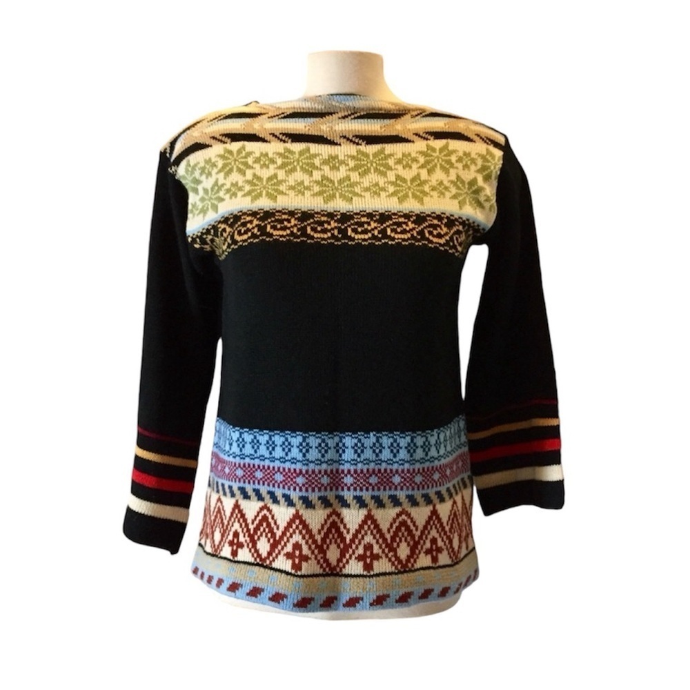 Vintage virgin 100% wool boat neck print sweater.